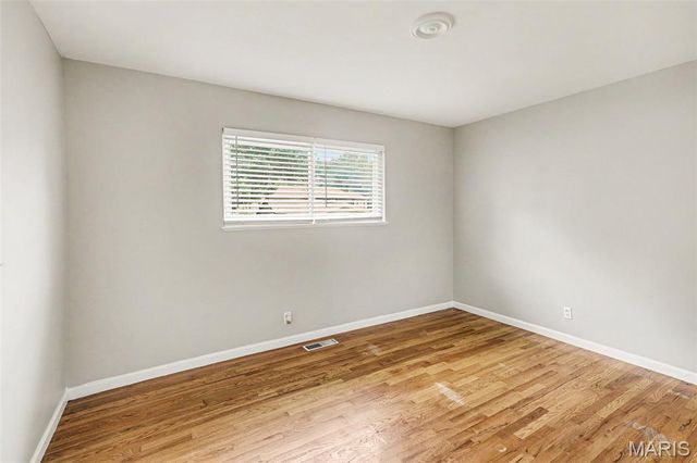 1725 Yaqui Drive, Florissant, MO 63031