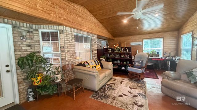 185 Magnolia Loop, Flomaton, AL 36441