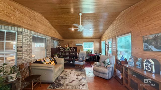 185 Magnolia Loop, Flomaton, AL 36441