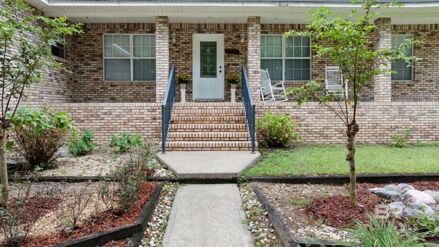 185 Magnolia Loop, Flomaton, AL 36441