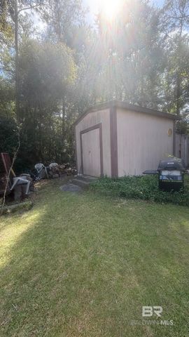 185 Magnolia Loop, Flomaton, AL 36441