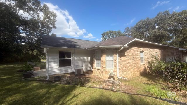 185 Magnolia Loop, Flomaton, AL 36441