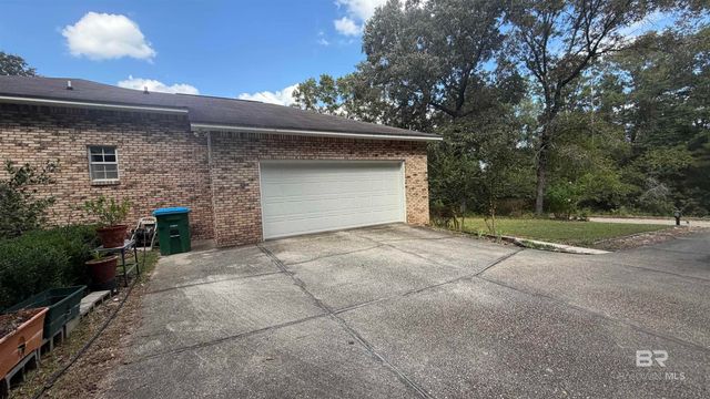 185 Magnolia Loop, Flomaton, AL 36441