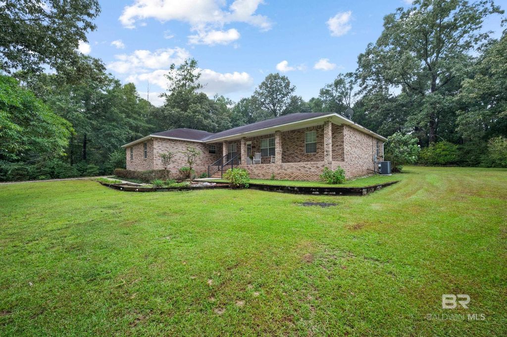 185 Magnolia Loop, Flomaton, AL 36441