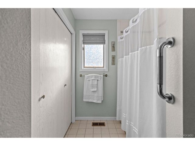 49 Curtis Ct, Broomfield, CO 80020