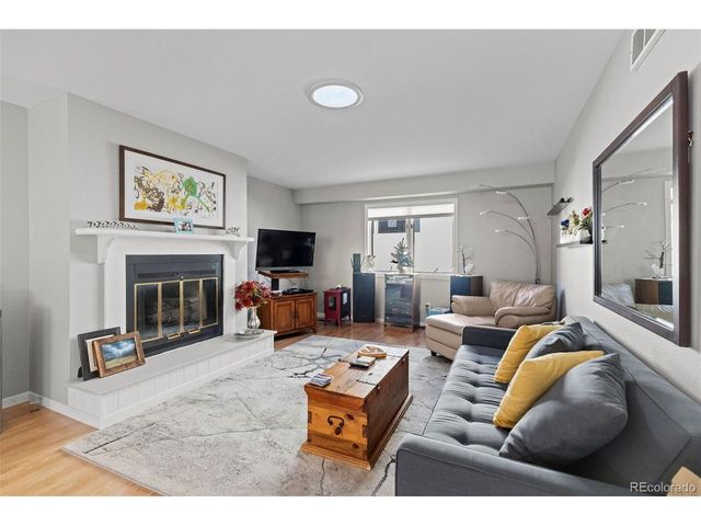 49 Curtis Ct, Broomfield, CO 80020