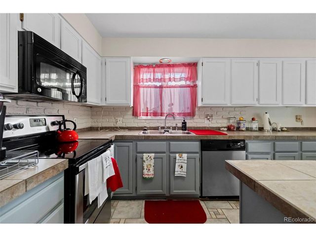 49 Curtis Ct, Broomfield, CO 80020