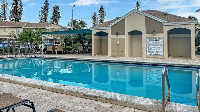 10719 NW 10th St, Pembroke Pines, FL 33026