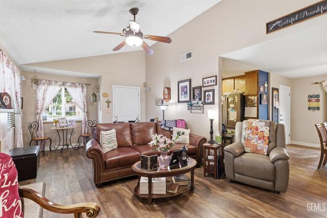 4012 Maris Court, Bakersfield, CA 93313