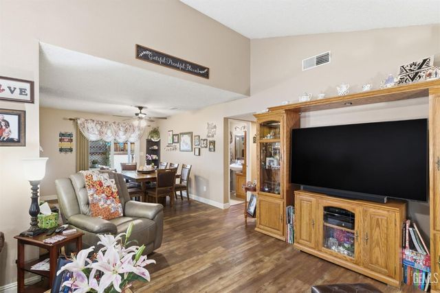 4012 Maris Court, Bakersfield, CA 93313