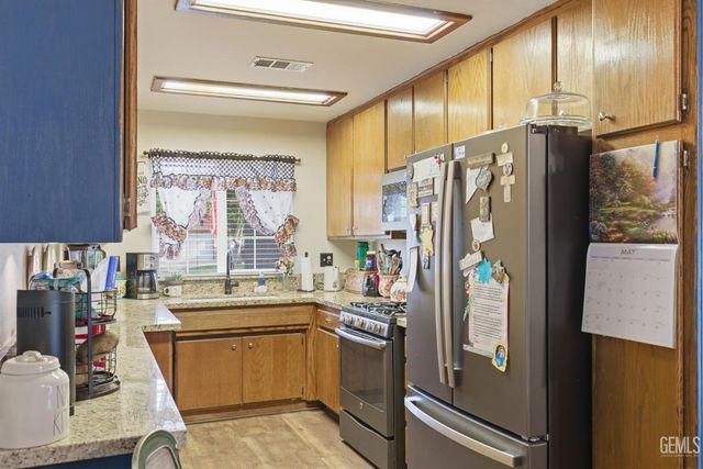 4012 Maris Court, Bakersfield, CA 93313
