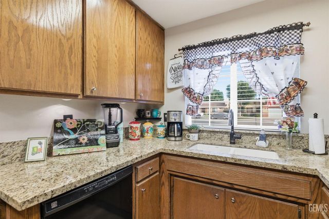 4012 Maris Court, Bakersfield, CA 93313