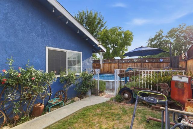 4012 Maris Court, Bakersfield, CA 93313