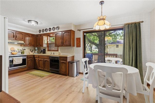 1100 SW Mic O Say Drive, Blue Springs, MO 64015