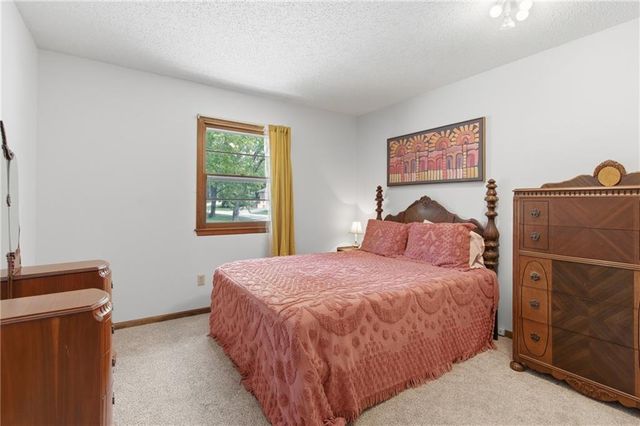 1100 SW Mic O Say Drive, Blue Springs, MO 64015