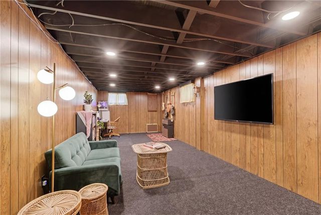 1100 SW Mic O Say Drive, Blue Springs, MO 64015