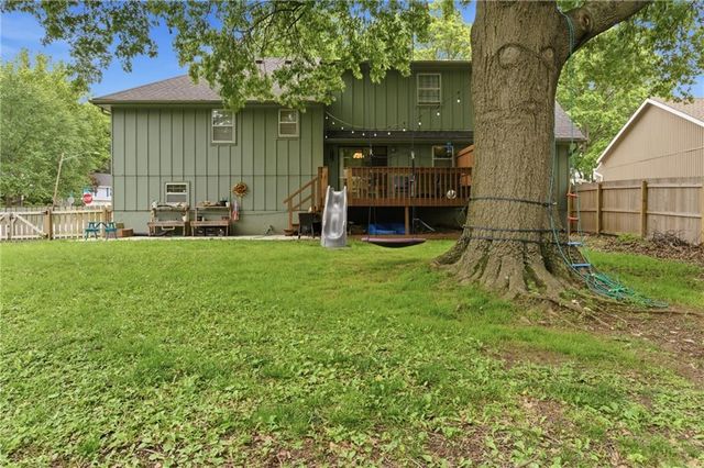 1100 SW Mic O Say Drive, Blue Springs, MO 64015