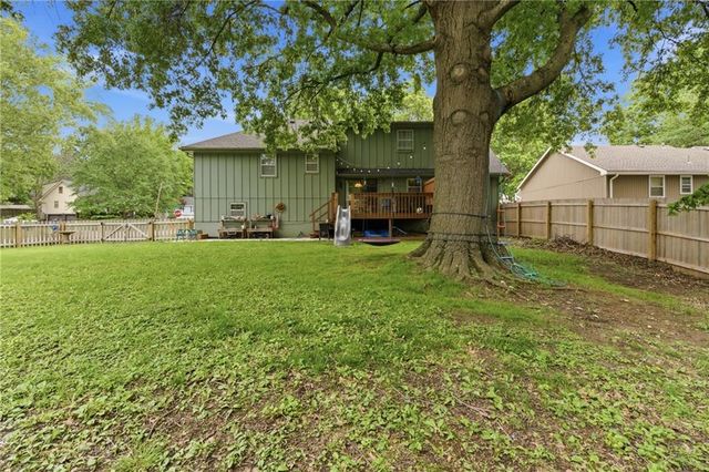 1100 SW Mic O Say Drive, Blue Springs, MO 64015