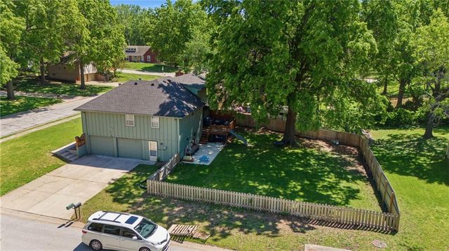 1100 SW Mic O Say Drive, Blue Springs, MO 64015