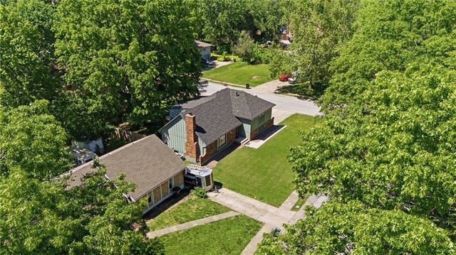 1100 SW Mic O Say Drive, Blue Springs, MO 64015