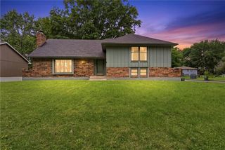 1100 SW Mic O Say Drive, Blue Springs, MO 64015