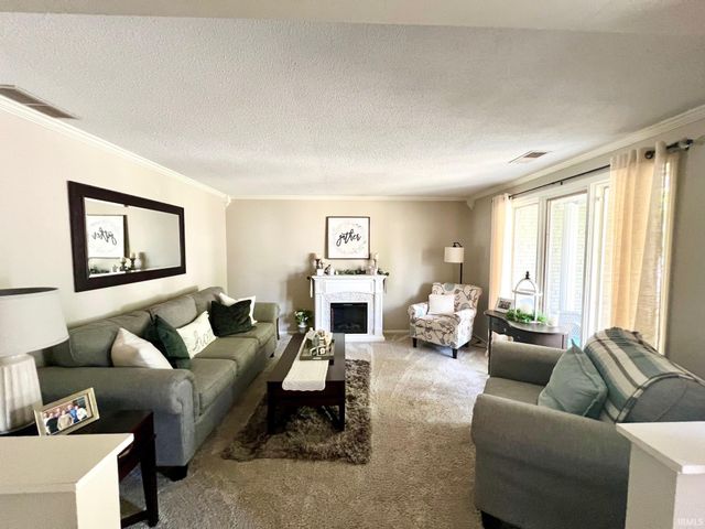 7032 White Eagle Drive, Fort Wayne, IN 46815