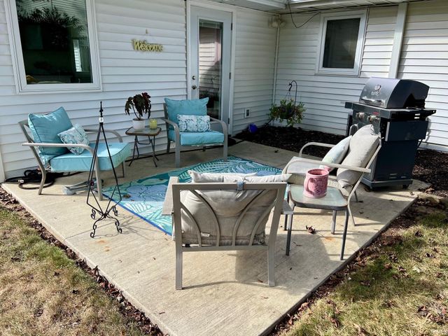 7032 White Eagle Drive, Fort Wayne, IN 46815