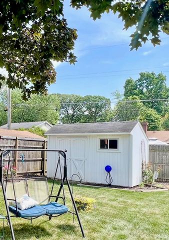 7032 White Eagle Drive, Fort Wayne, IN 46815