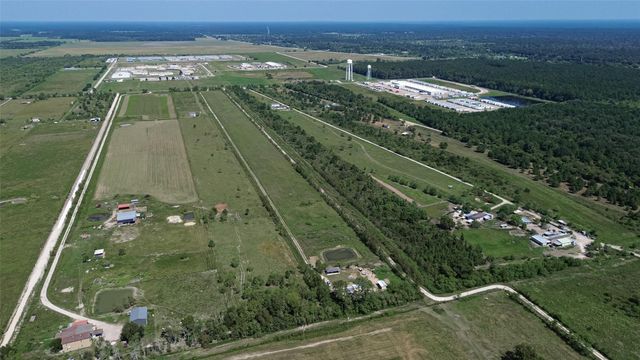 993 Fm 686, Dayton, TX 77535