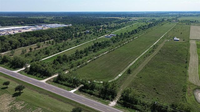 993 Fm 686, Dayton, TX 77535