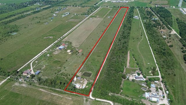 993 Fm 686, Dayton, TX 77535
