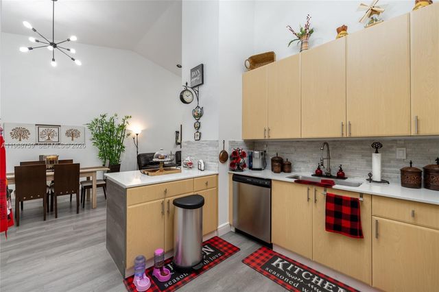 1205 NE 32nd Ter, Homestead, FL 33033