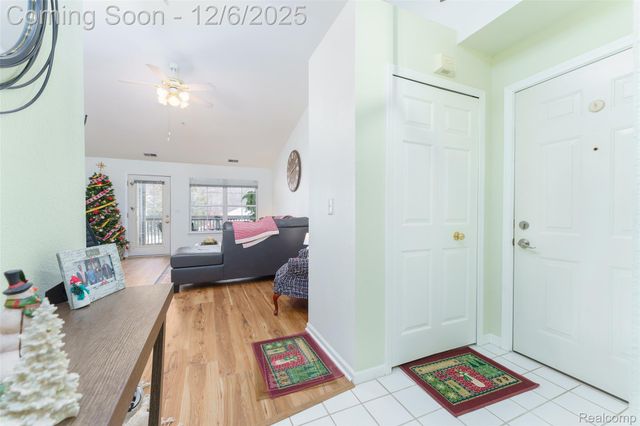 12274 Saint Andrews Way, Fenton Charter Township, MI 48430