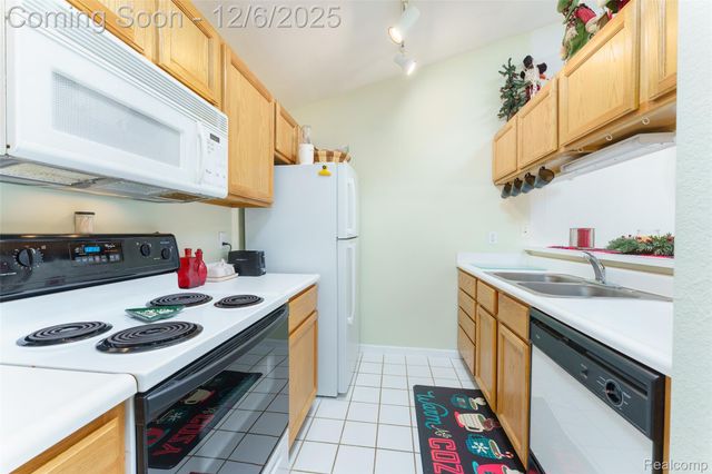 12274 Saint Andrews Way, Fenton Charter Township, MI 48430