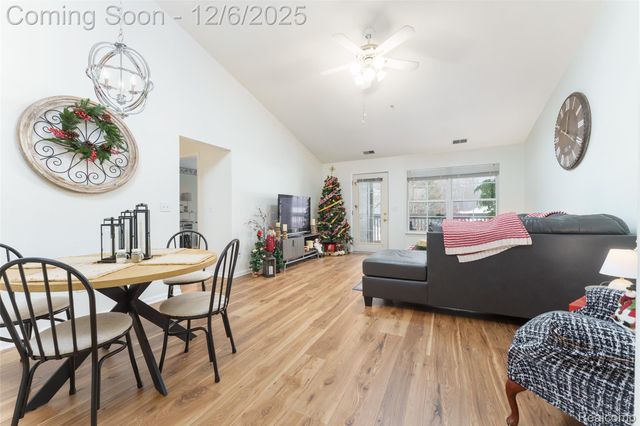 12274 Saint Andrews Way, Fenton Charter Township, MI 48430