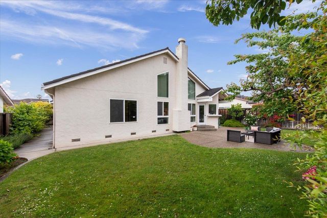 546 Compass Circle, Redwood City, CA 94065