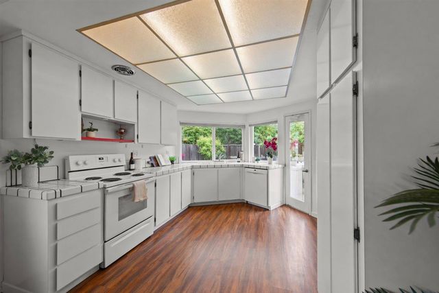 546 Compass Circle, Redwood City, CA 94065