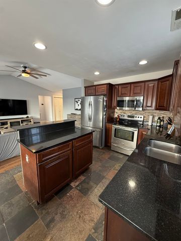 6091 SW 59th Ave, Minot, ND 58701