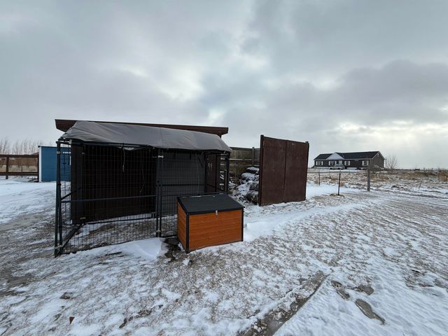 6091 SW 59th Ave, Minot, ND 58701