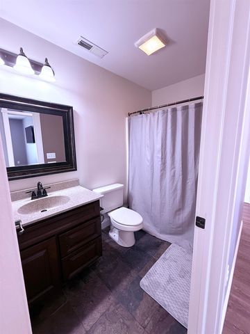 6091 SW 59th Ave, Minot, ND 58701