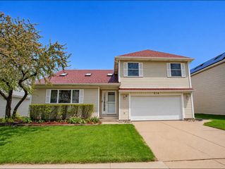 814 Dunhill Drive, Buffalo Grove, IL 60089