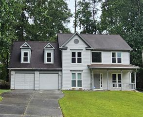 539 Riverbirch Trace, Stone Mountain, GA 30087