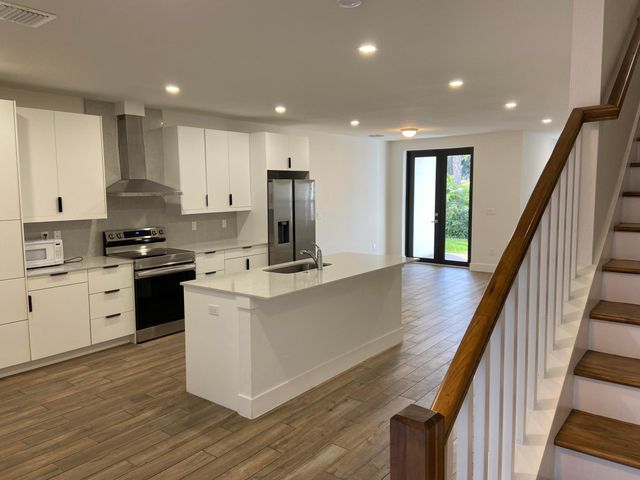 401 Bella Sol Way, West Palm Beach, FL 33406