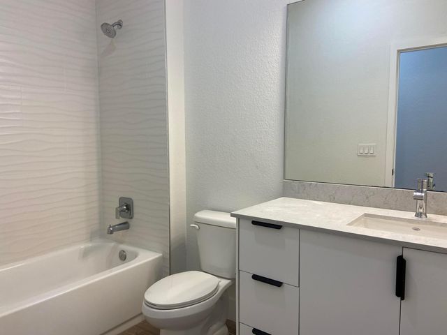 401 Bella Sol Way, West Palm Beach, FL 33406