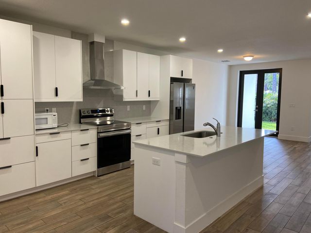 401 Bella Sol Way, West Palm Beach, FL 33406