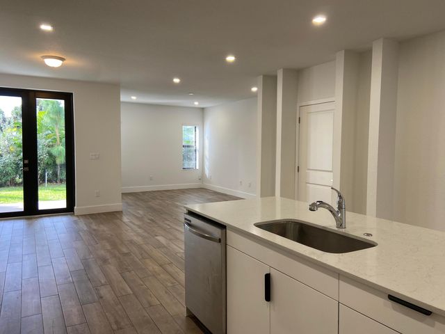 401 Bella Sol Way, West Palm Beach, FL 33406