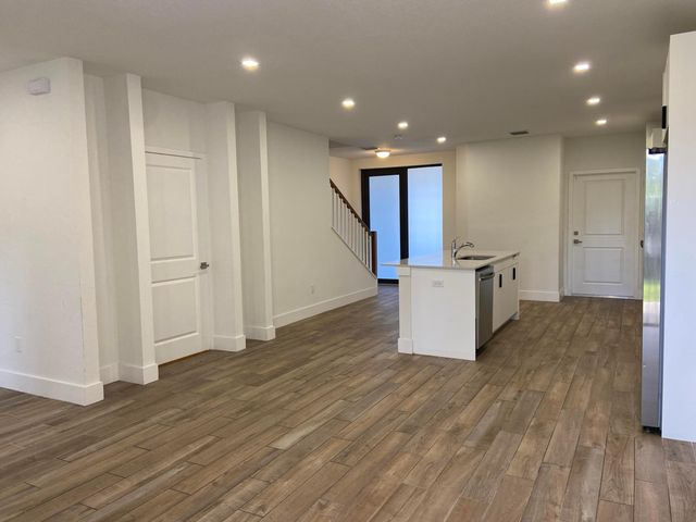 401 Bella Sol Way, West Palm Beach, FL 33406