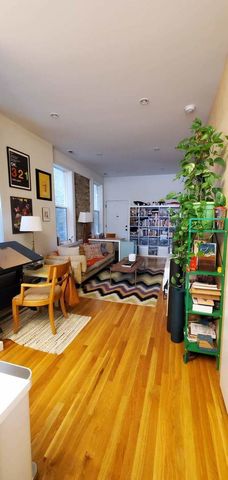 1135 N Damen Avenue 2R, Chicago, IL 60622