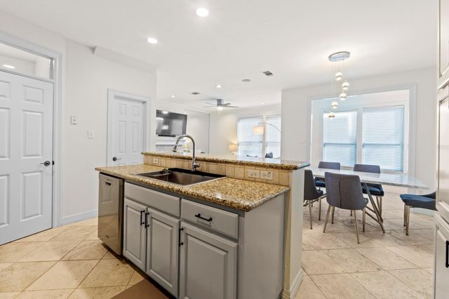 3203 Tom Green ST 3A, Austin, TX 78705