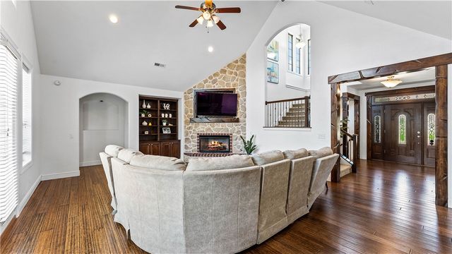 3607 NW Riverbend Road, Bentonville, AR 72712